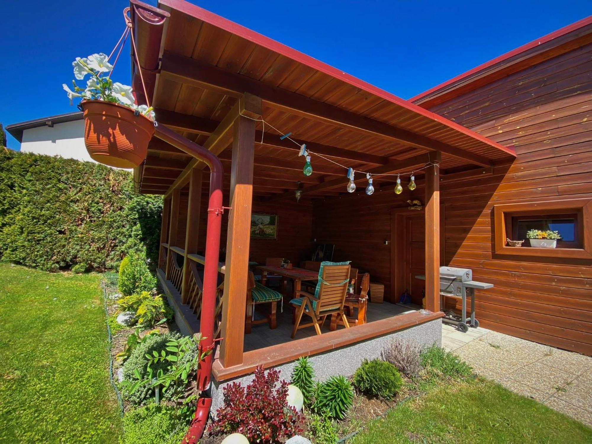 Villa Felicity Нова-Лесна Экстерьер фото